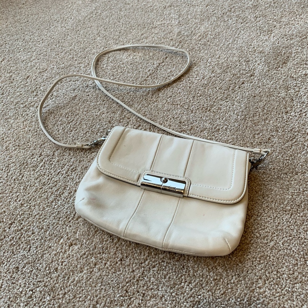 Coach Kristin White Wallet On Chain Crossbody Gem